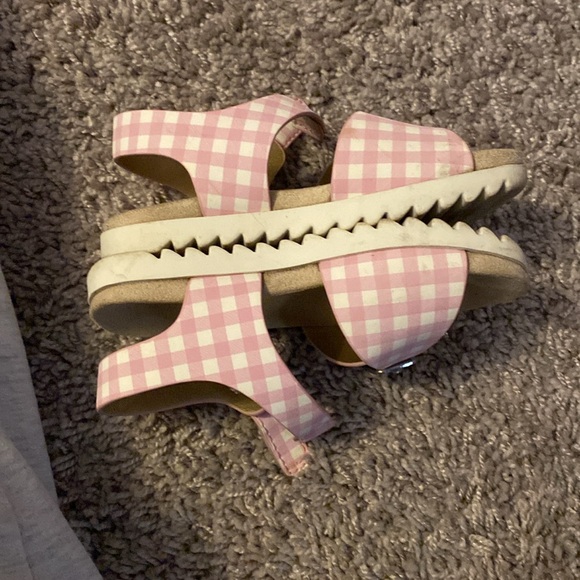 Cat & Jack summer sandal for toddler. Size 6. Pink and white checker. - Picture 2 of 4